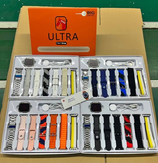 7 In 1 Ultra Smart Watch Series 8 Wireless Charging 7 Straps (random Color)